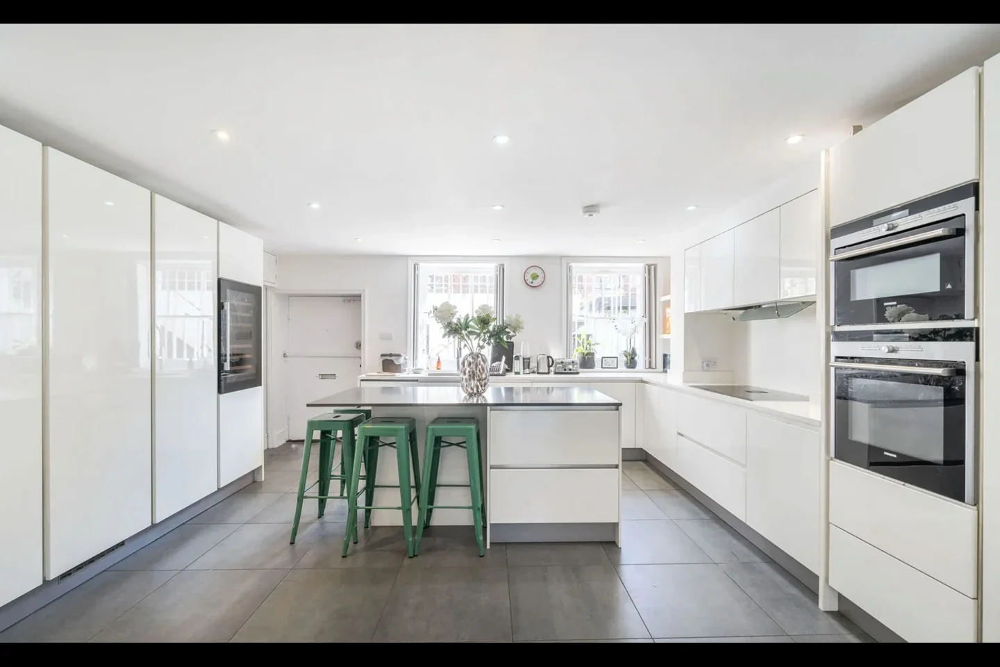 House Surrey Square in Greater London