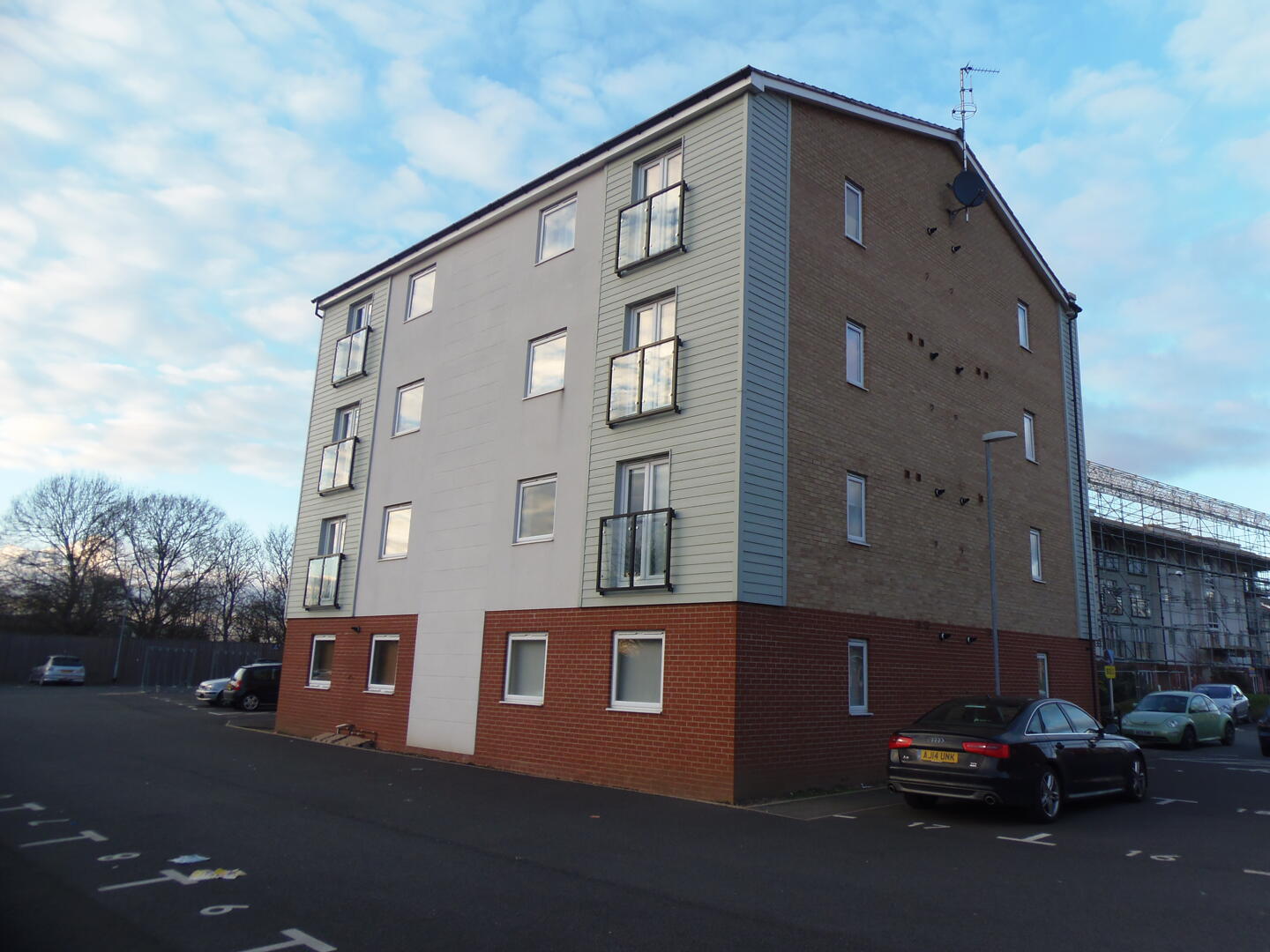 Flat Onyx Crescent in Leicester
