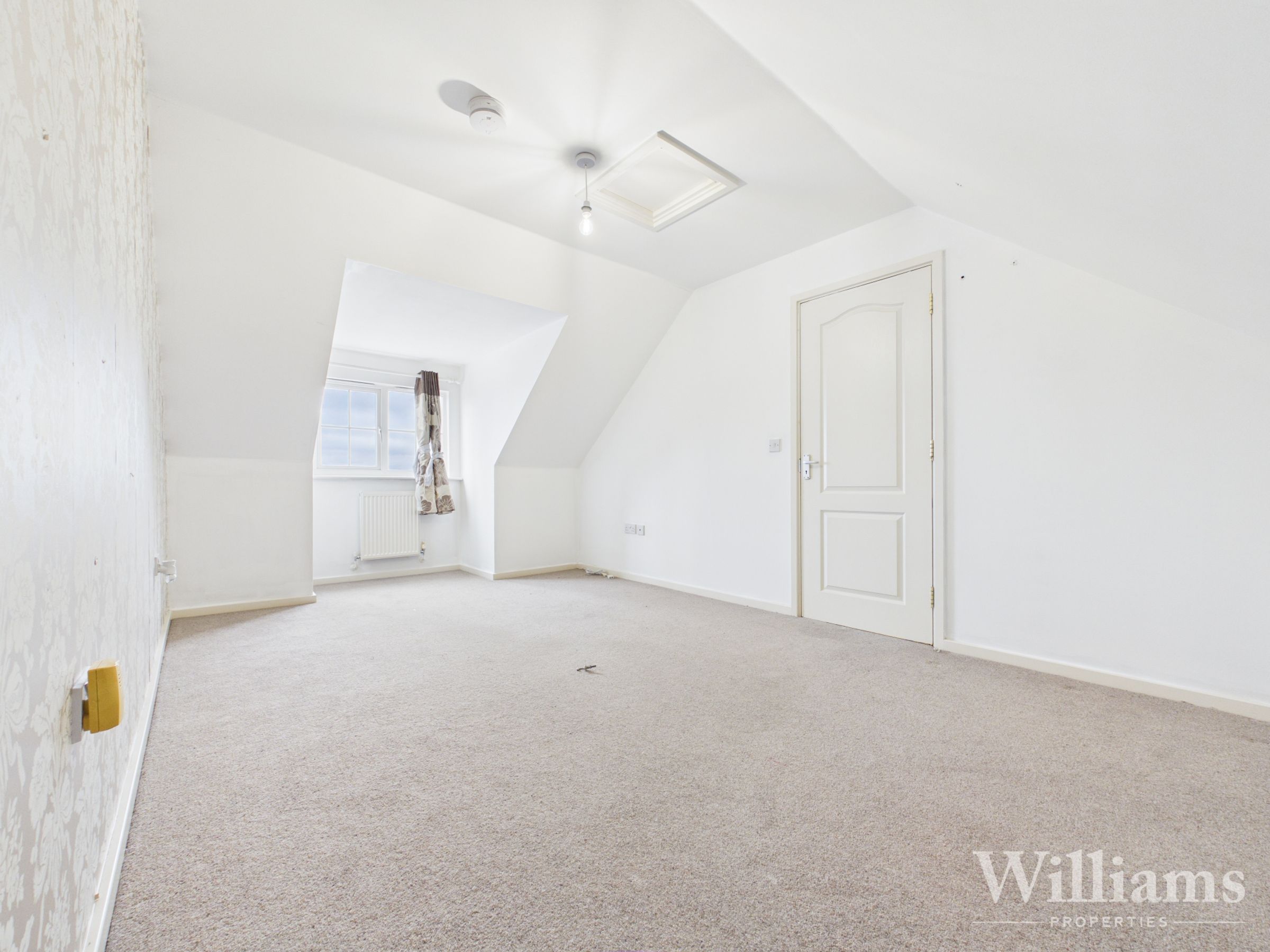 House Almond Tree Drive in Weston Turville