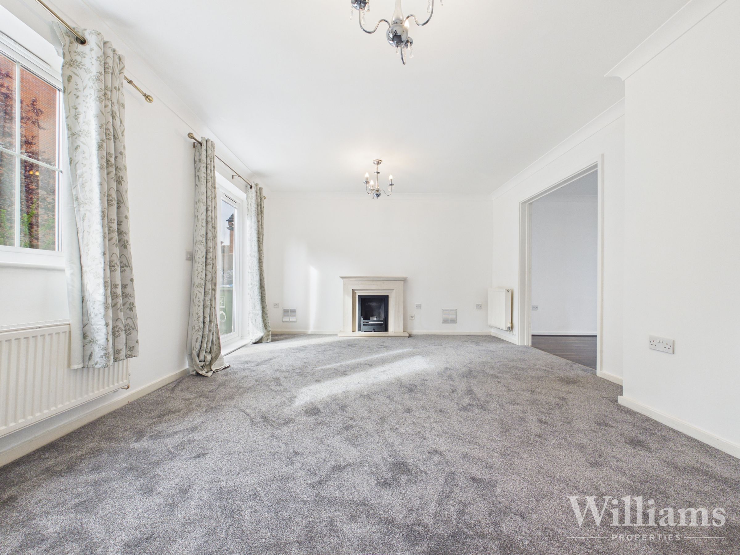 House Almond Tree Drive in Weston Turville
