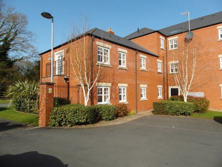 Flat Wellington Road in Telford