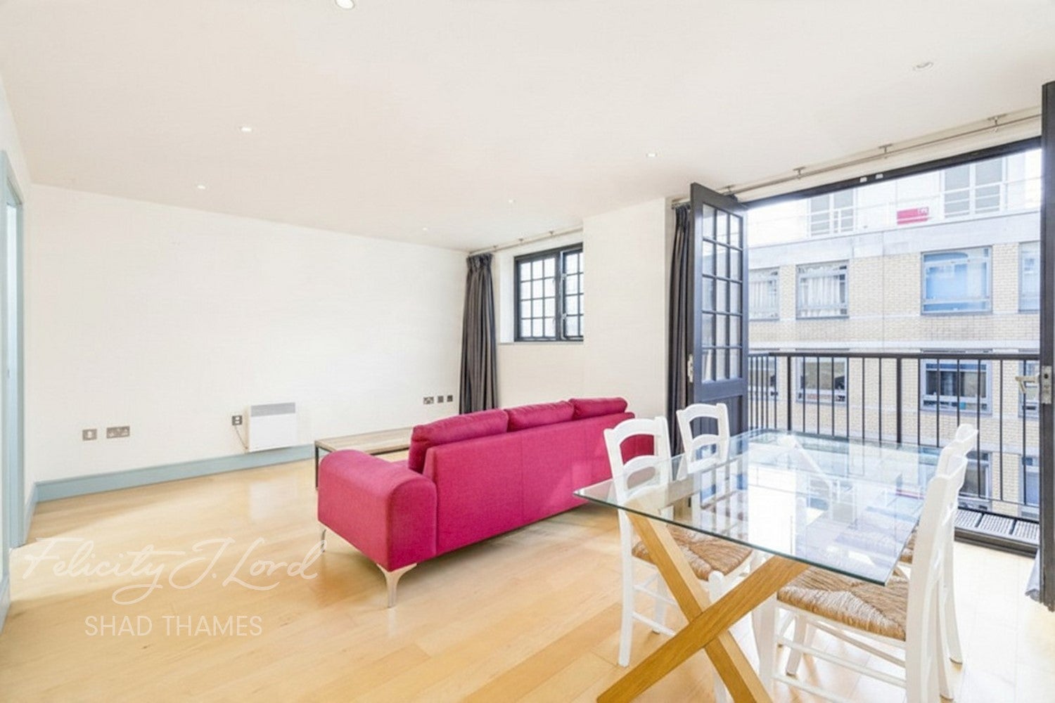 Flat Cayenne Court in Greater London