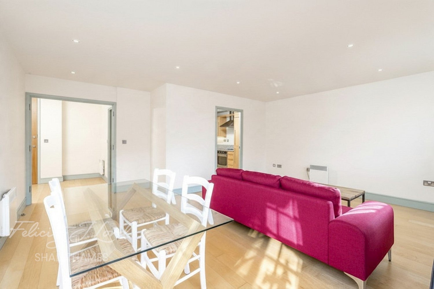 Flat Cayenne Court in Greater London