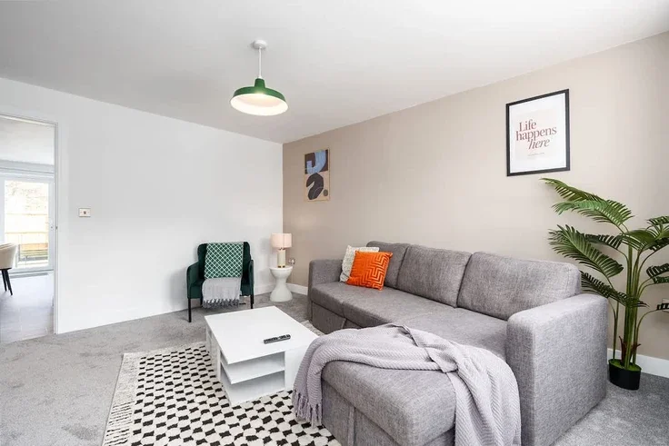House Yew Tree Way in Tewkesbury
