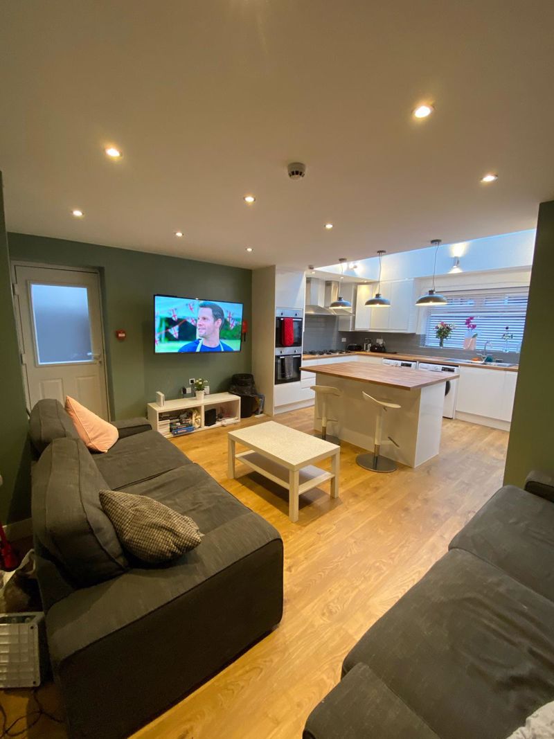 Room Alderson Road in Liverpool