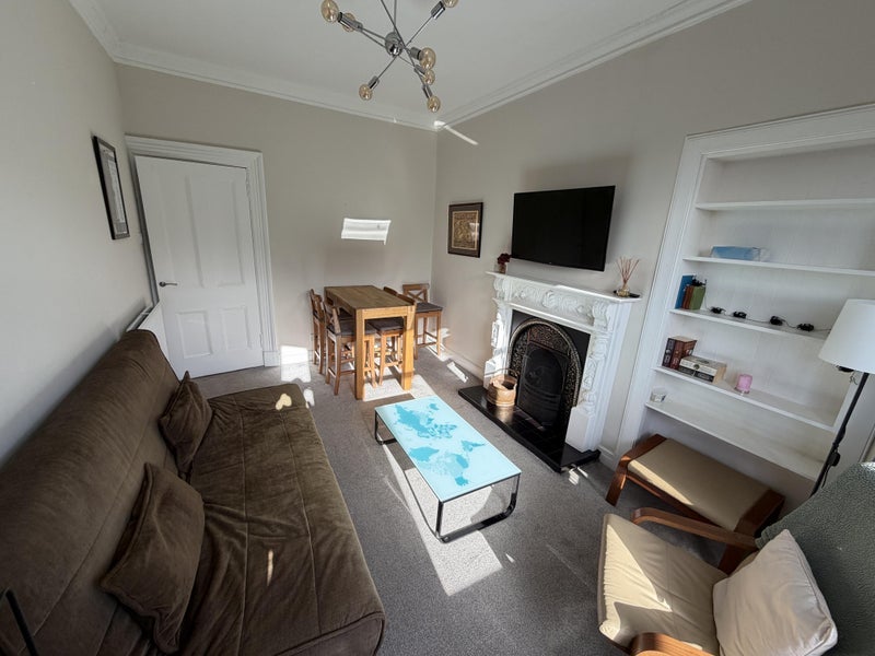 Room Dumbarton Road in Glasgow
