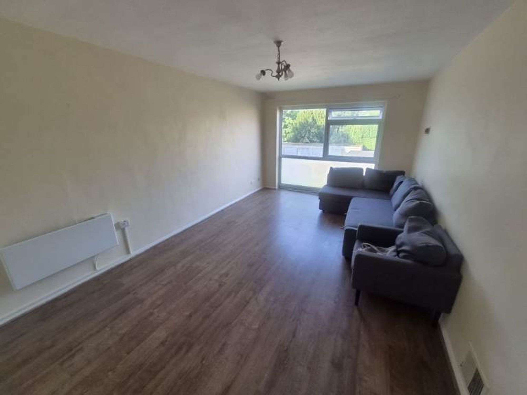 Flat Worcester Road in Greater London
