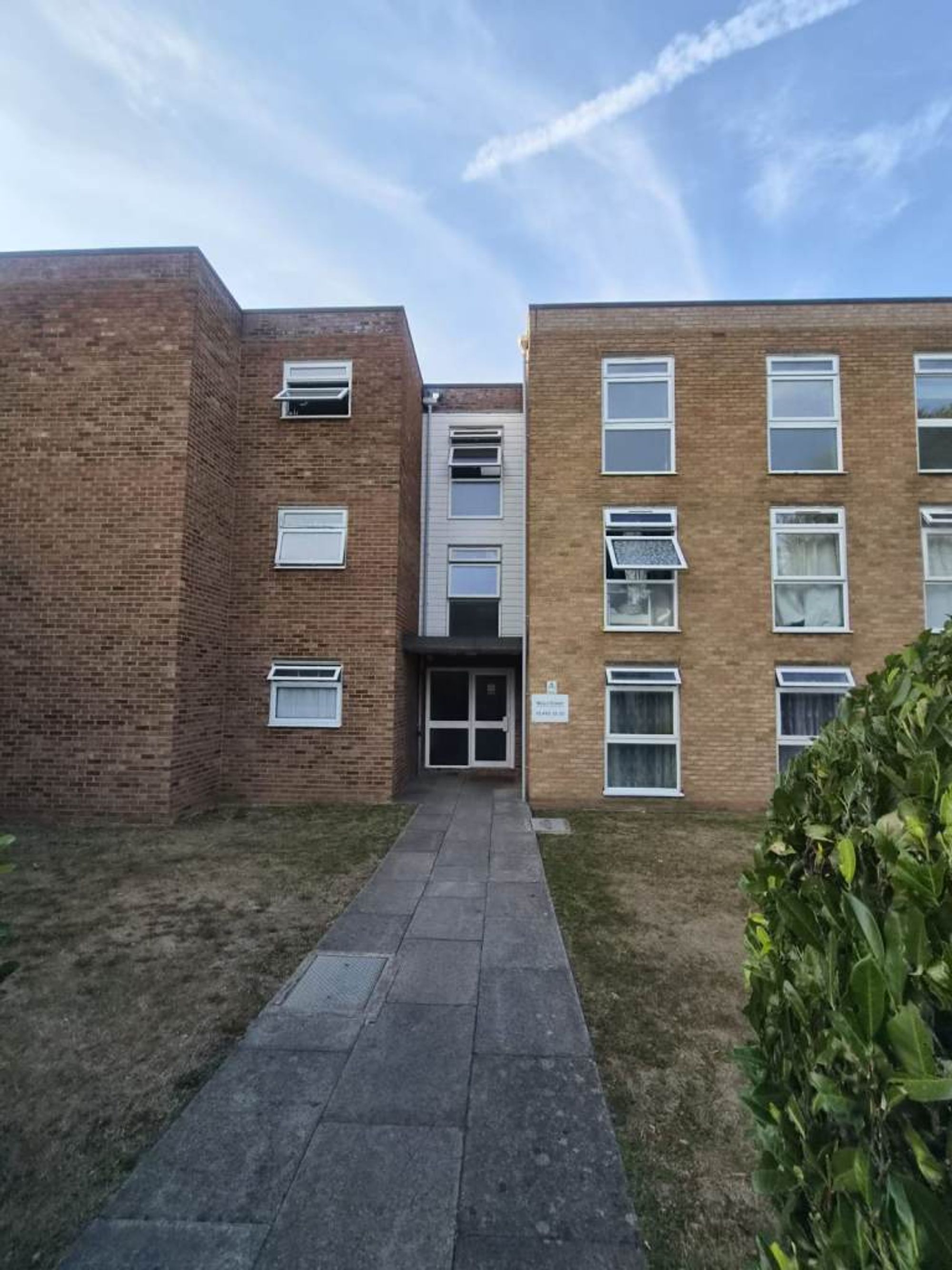 Flat Worcester Road in Greater London