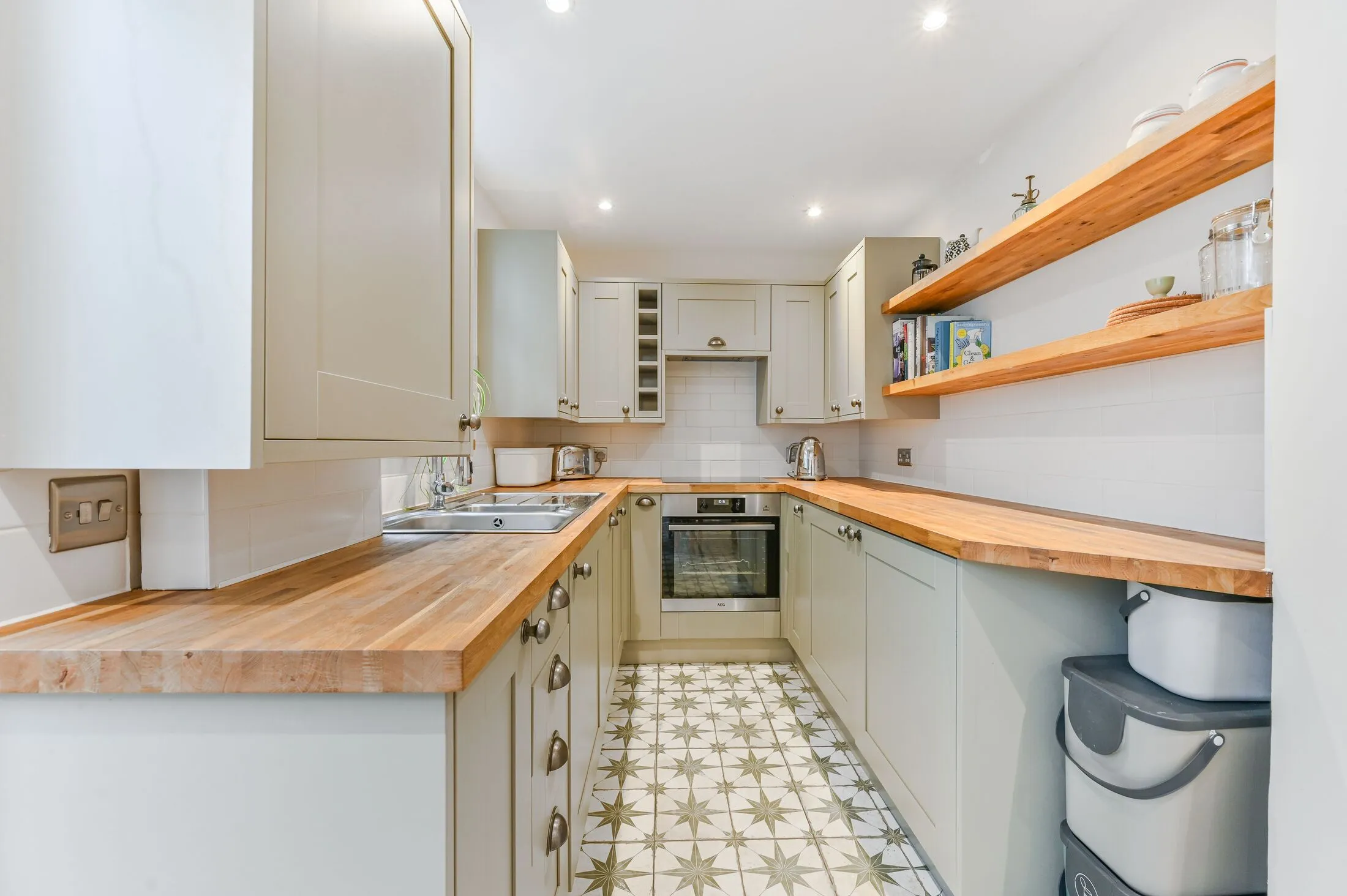 Flat Gipsy Hill in Greater London