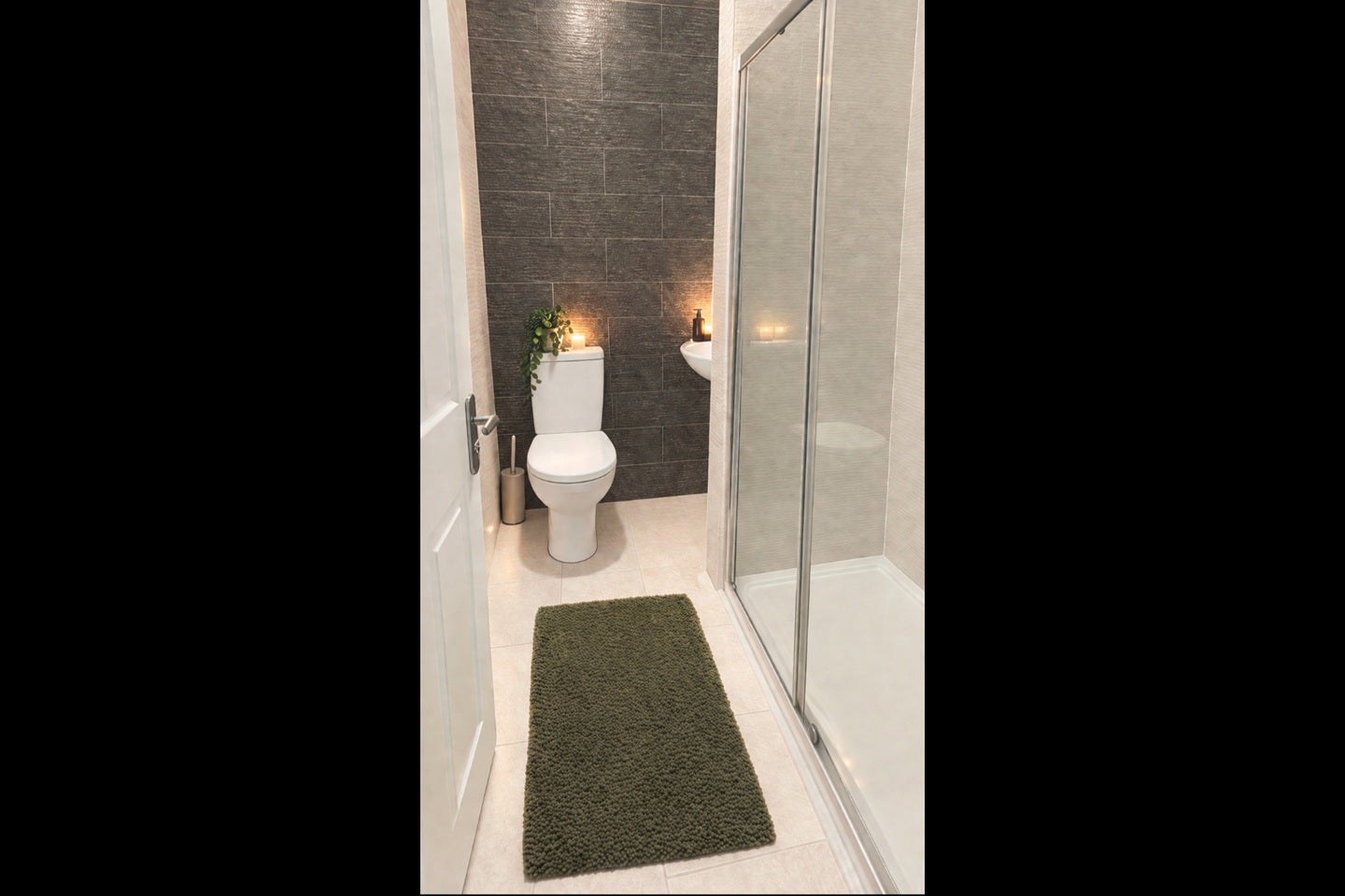 Room Eversleigh Road in Greater London