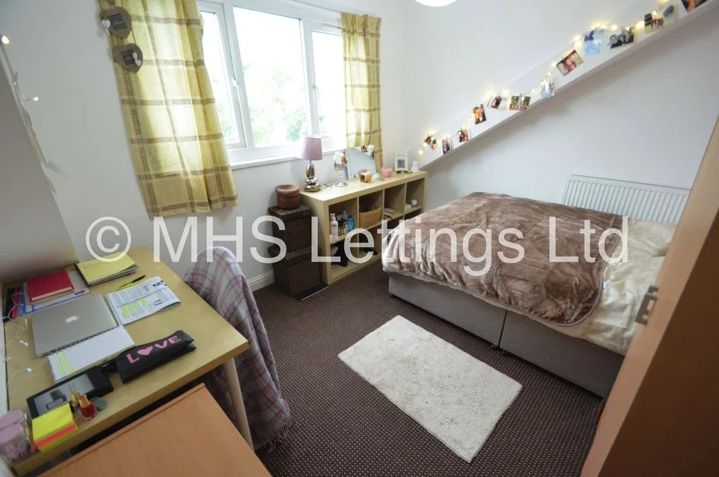 House Back Ashville Grove in Leeds