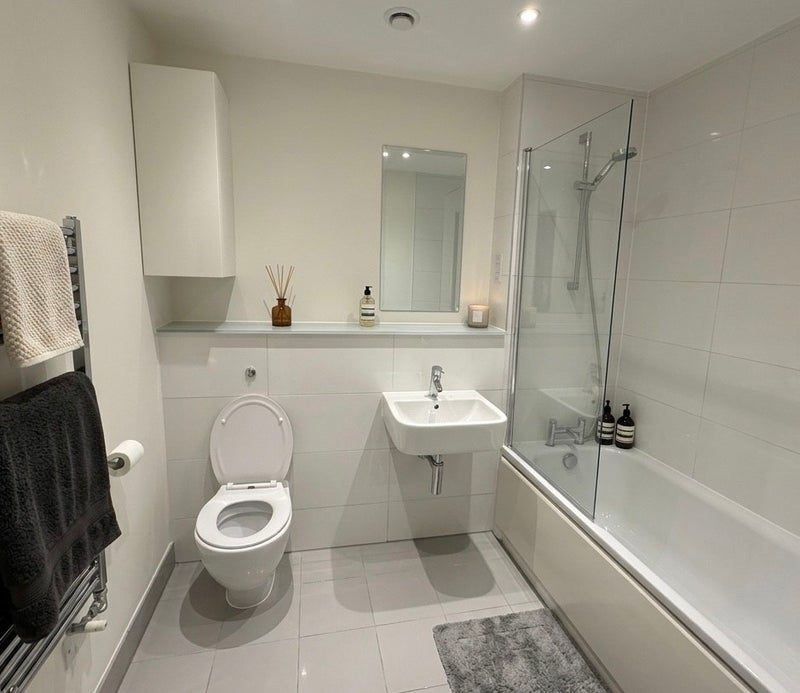 Room Holford Way in Greater London