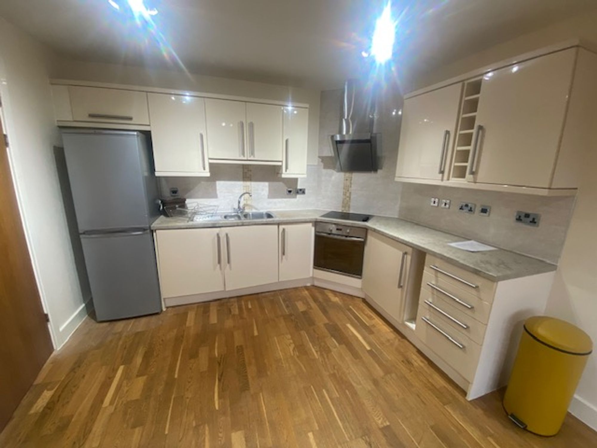 Flat Sachville Avenue in Cardiff