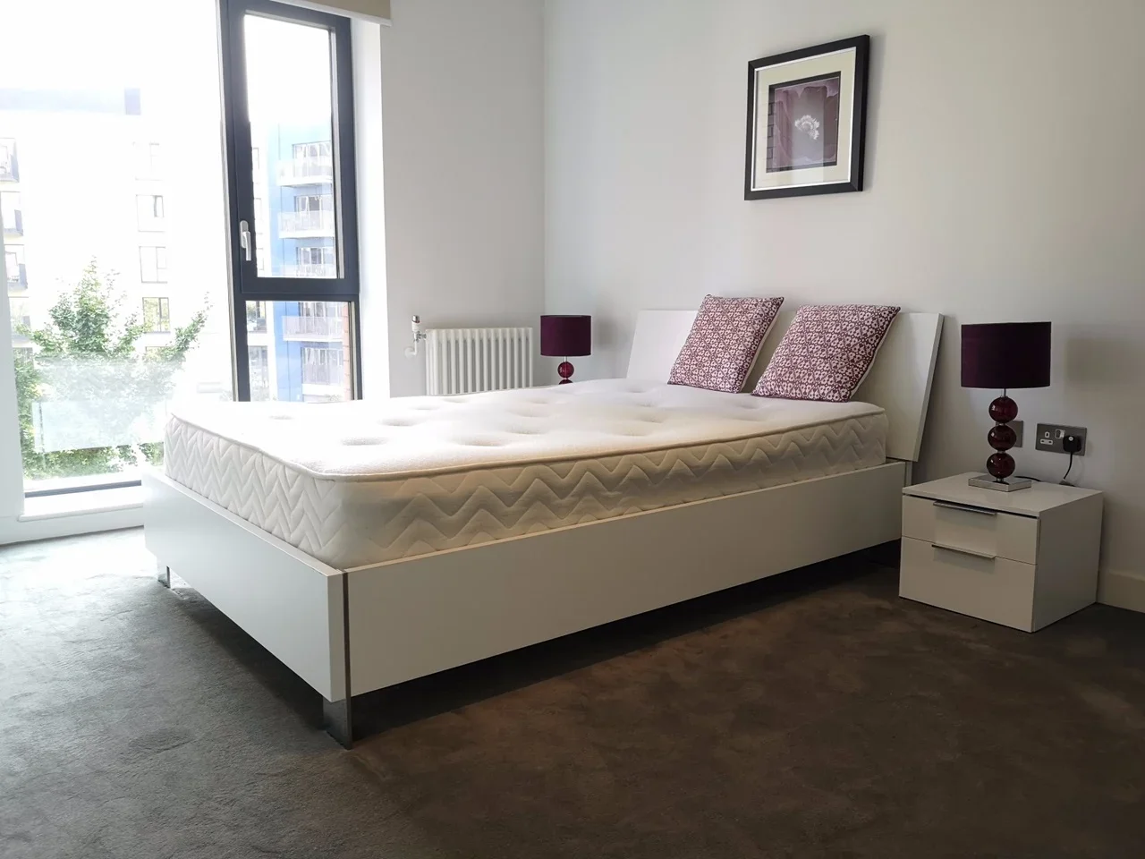 Flat Botanic Square in Greater London