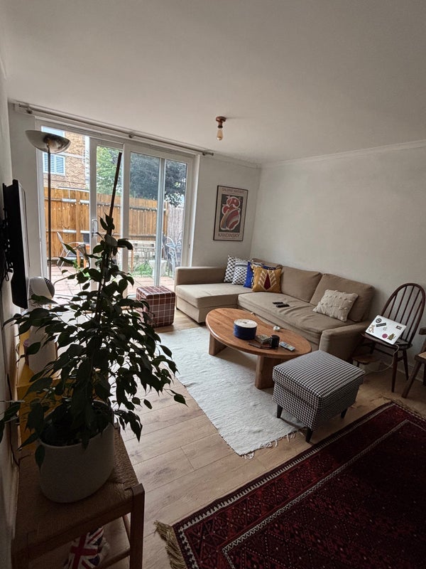 Room Redcastle Close in Greater London