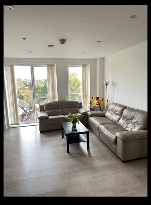 Flat Brook Avenue in Greater London
