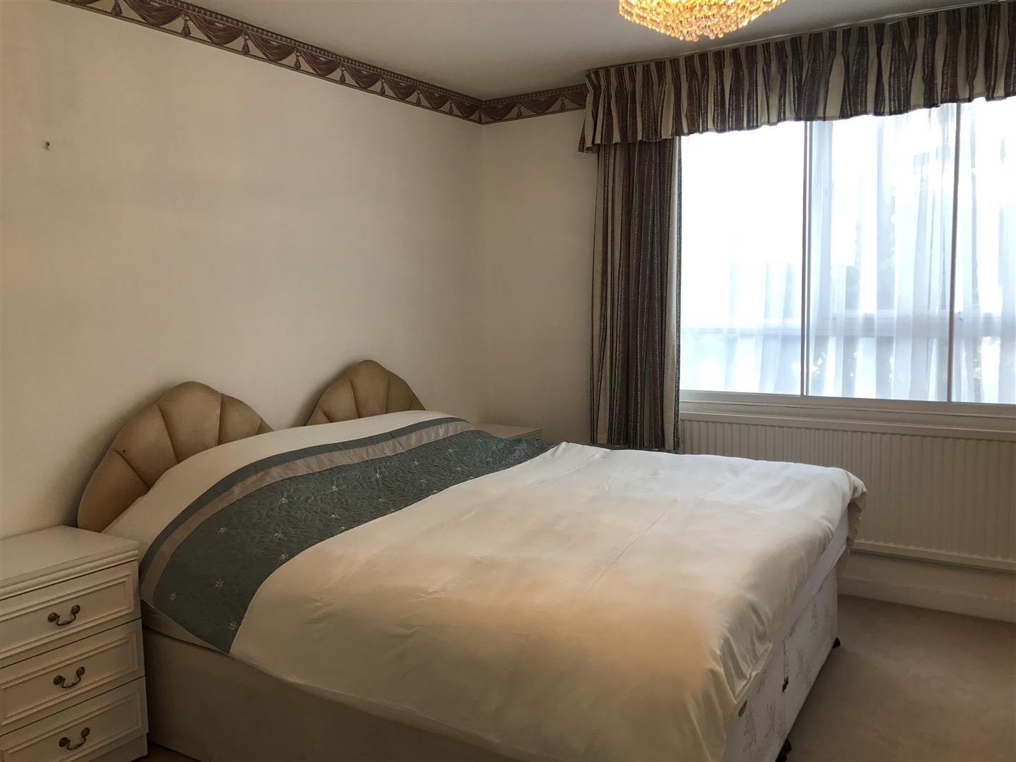 Flat Prince of Wales Close in Greater London