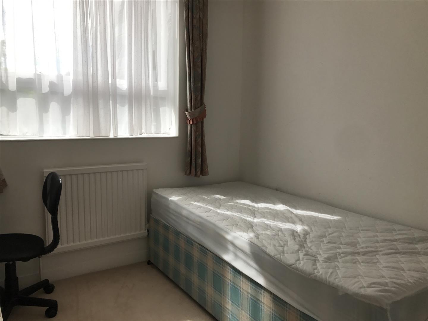 Flat Prince of Wales Close in Greater London