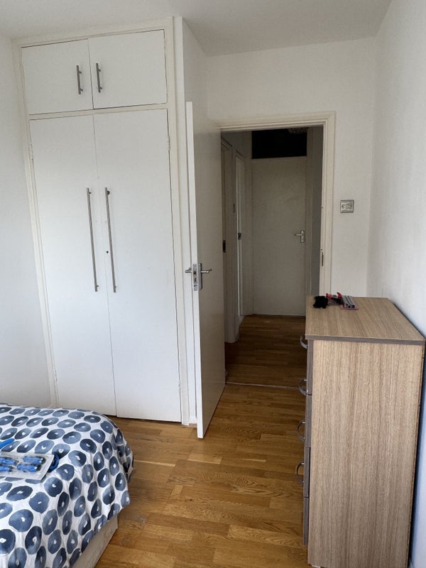 Room Aldrington Road in Greater London