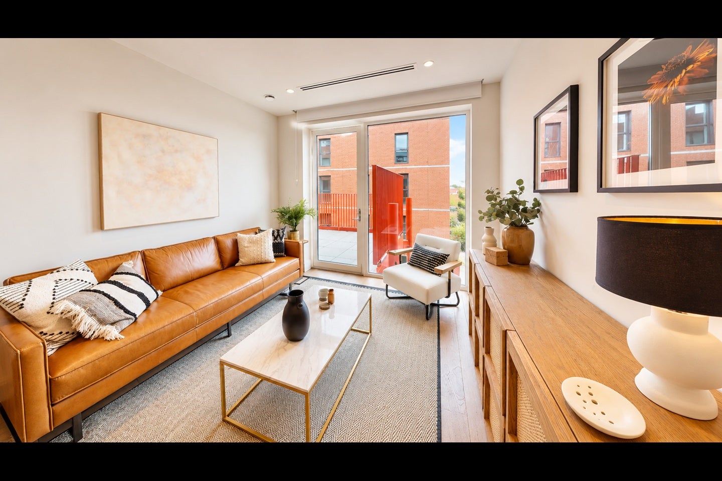 Flat Cromwell Avenue in Greater London