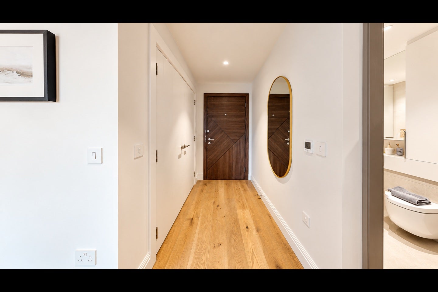Flat Cromwell Avenue in Greater London