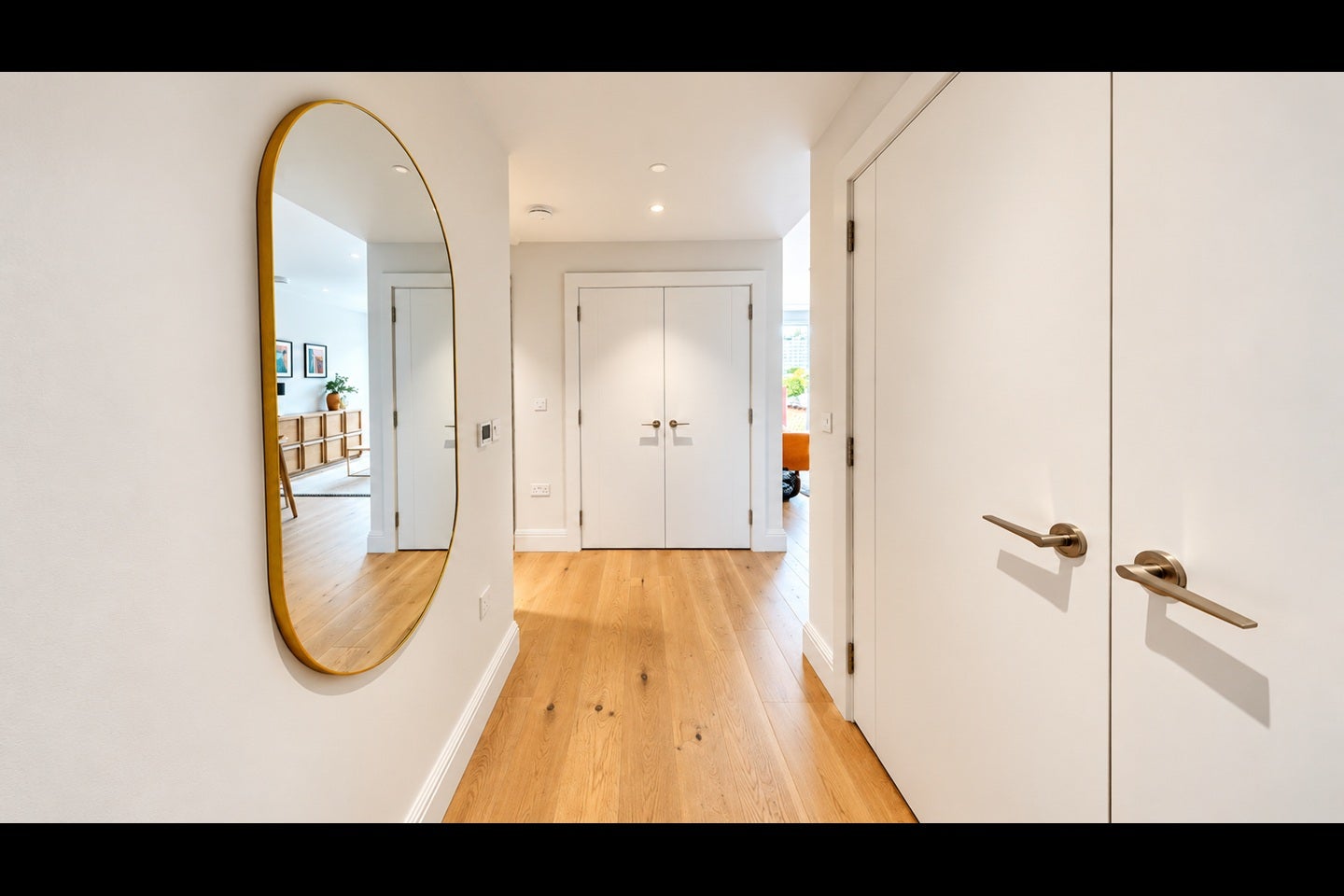 Flat Cromwell Avenue in Greater London