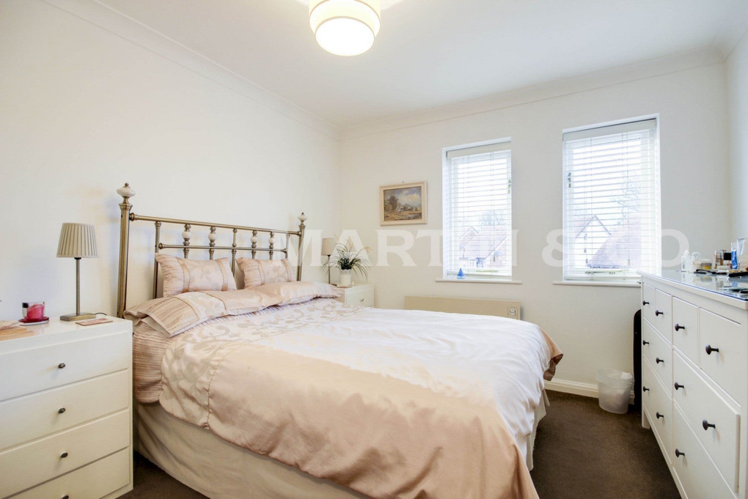 Flat Makepeace Road in Greater London