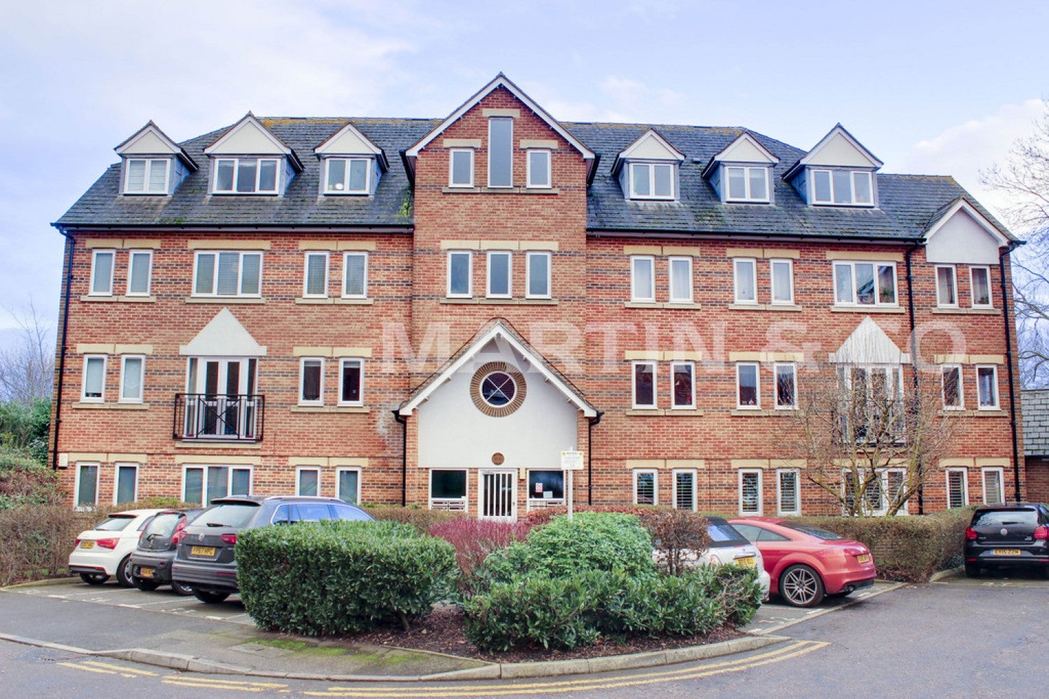 Flat Makepeace Road in Greater London