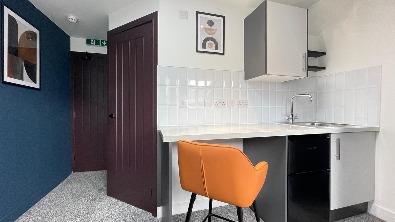 Flat Clarendon Road in Luton