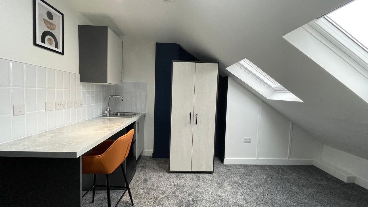 Flat Clarendon Road in Luton