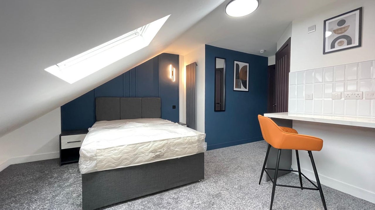 Flat Clarendon Road in Luton