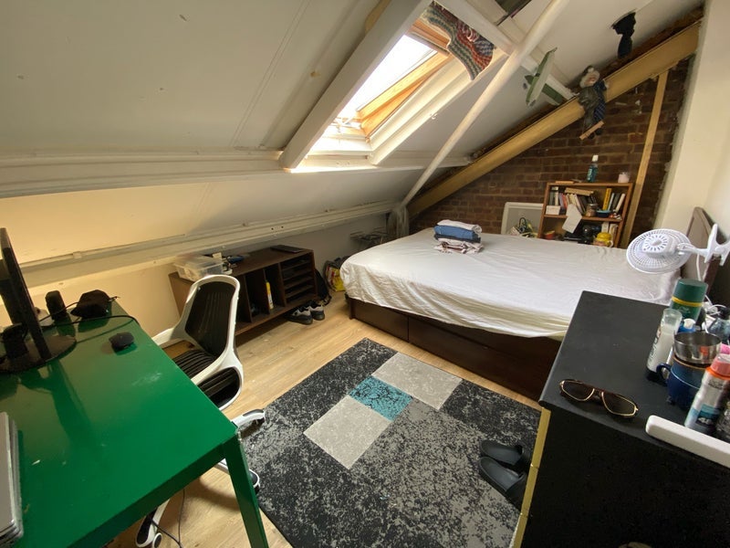 Room Overbury Road in Greater London