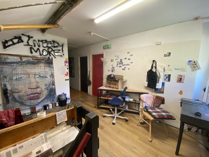 Room Overbury Road in Greater London