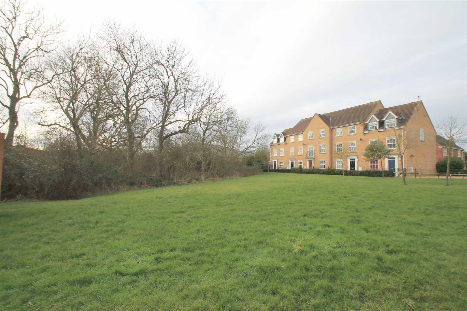 House Fripp Gardens in Shenley Church End