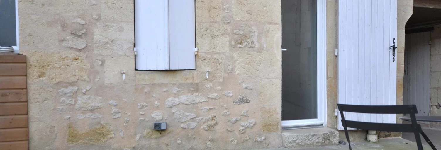 Maison Place du 11 Novembre à Targon