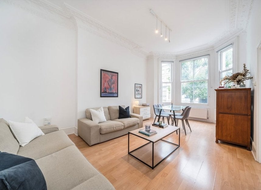 Flat Philbeach Gardens in Greater London