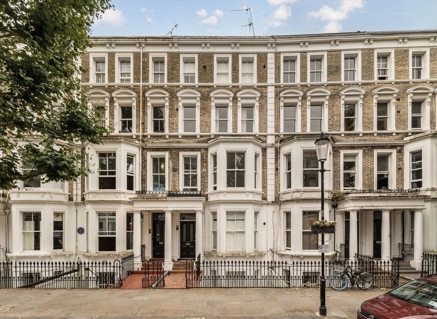 Flat Philbeach Gardens in Greater London