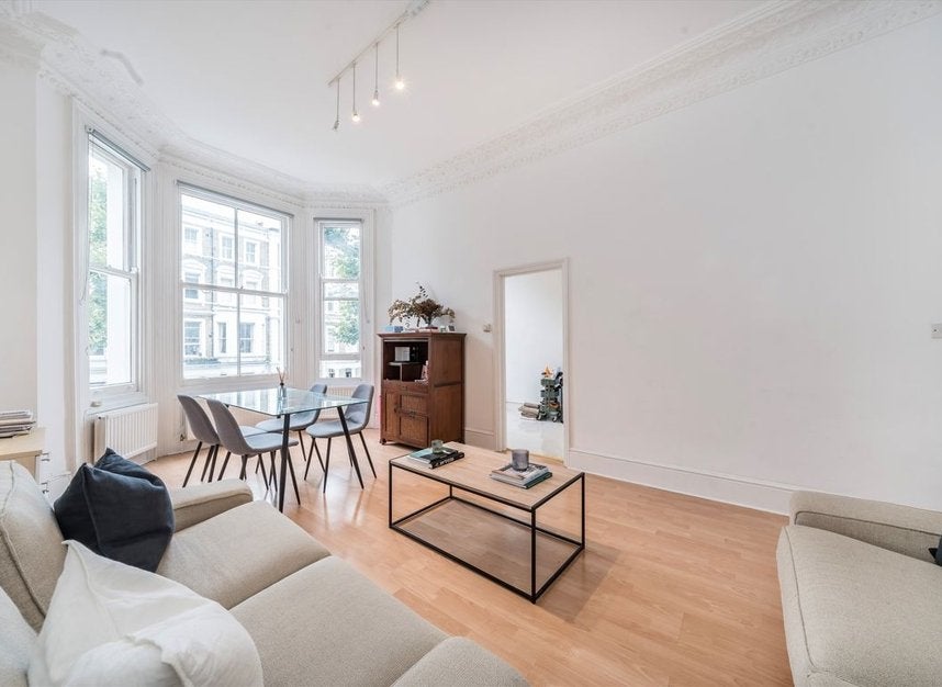 Flat Philbeach Gardens in Greater London