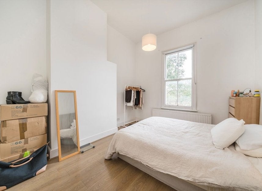 Flat Philbeach Gardens in Greater London