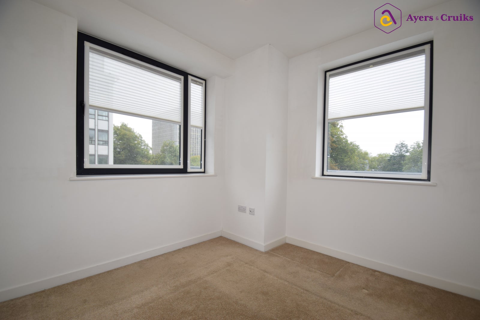 Flat Victoria Avenue in Southend-on-Sea