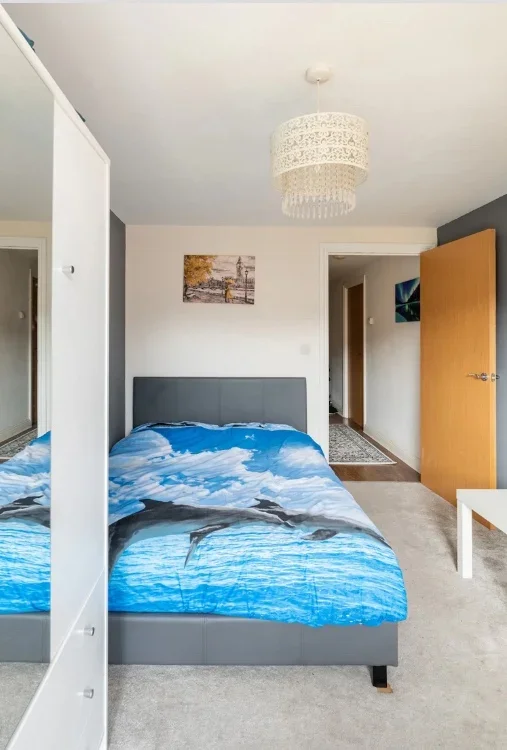 Room Commonwealth Drive in Crawley