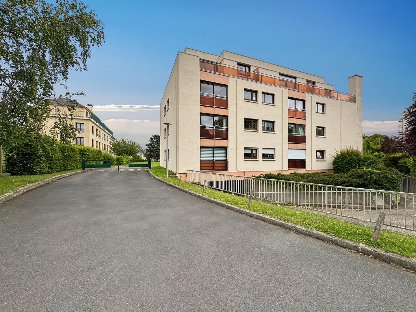 Flat Avenue Amiral Mountbatten in Caen