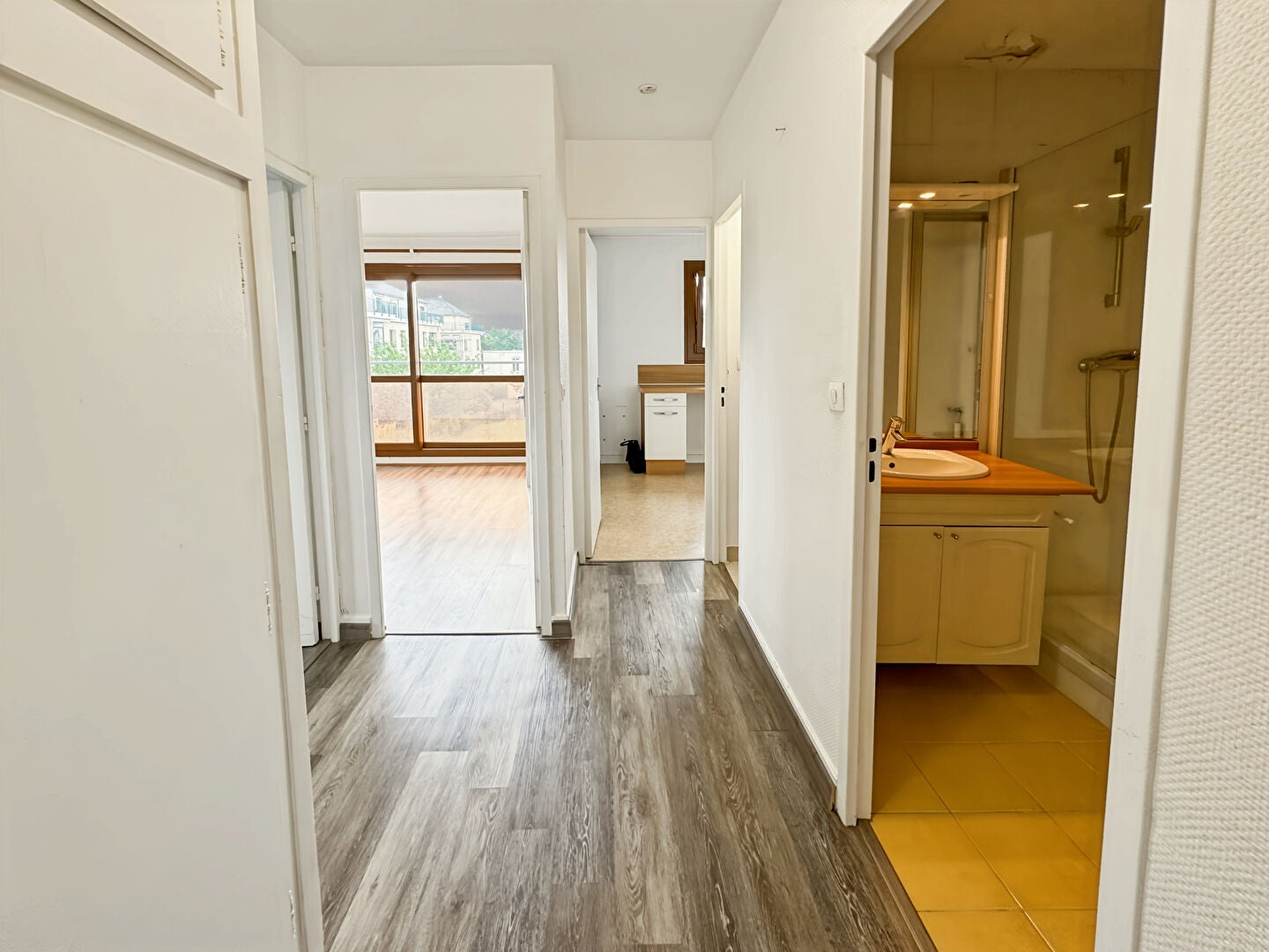 Flat Avenue Amiral Mountbatten in Caen
