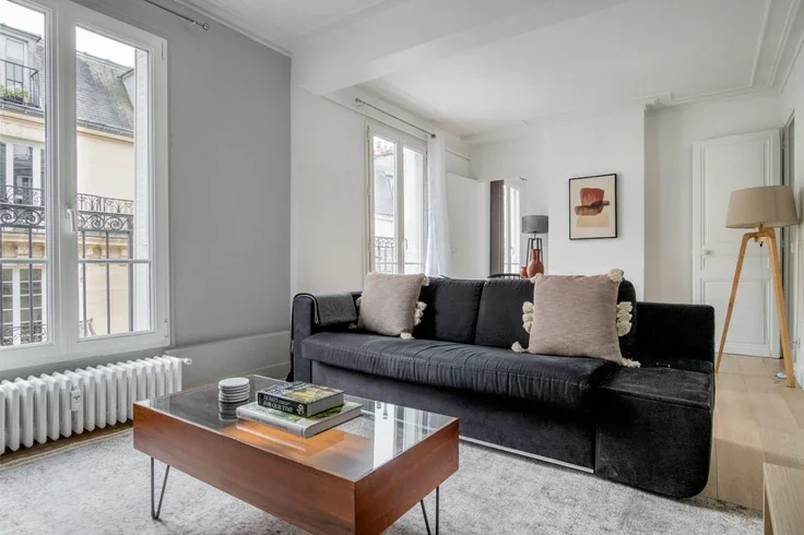 Flat Avenue de Villiers in Paris