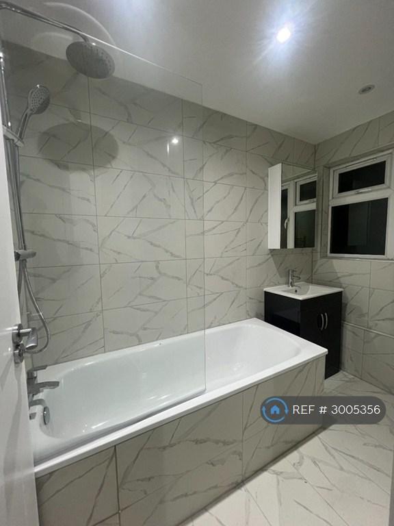 Flat Kimptons Mead in Hertsmere