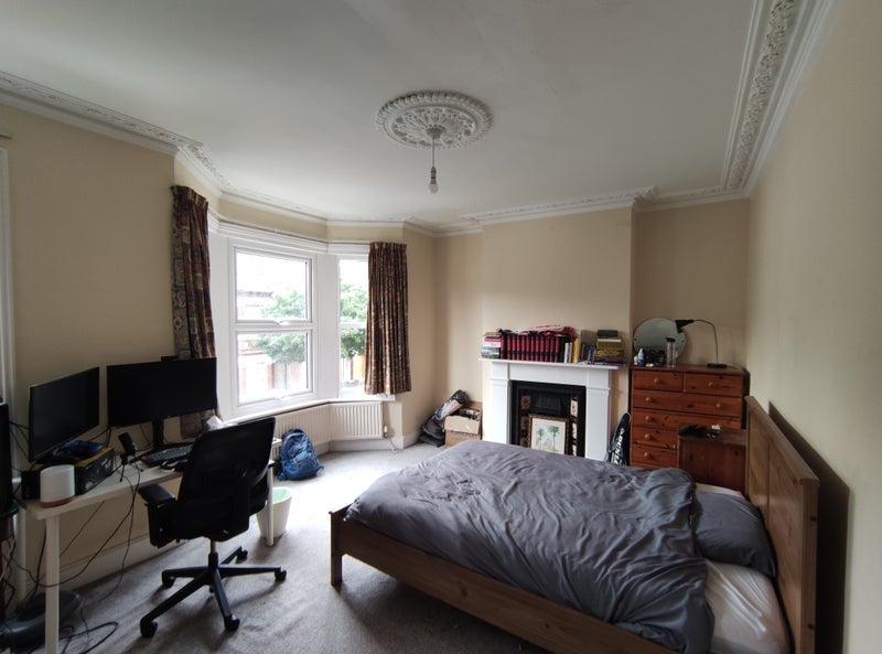 Room Claxton Grove in Greater London