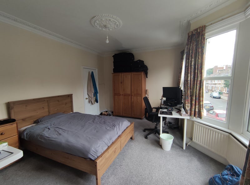 Room Claxton Grove in Greater London