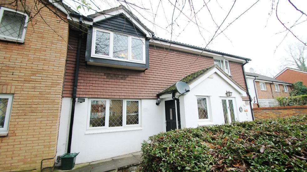Flat Padcroft Road in Greater London
