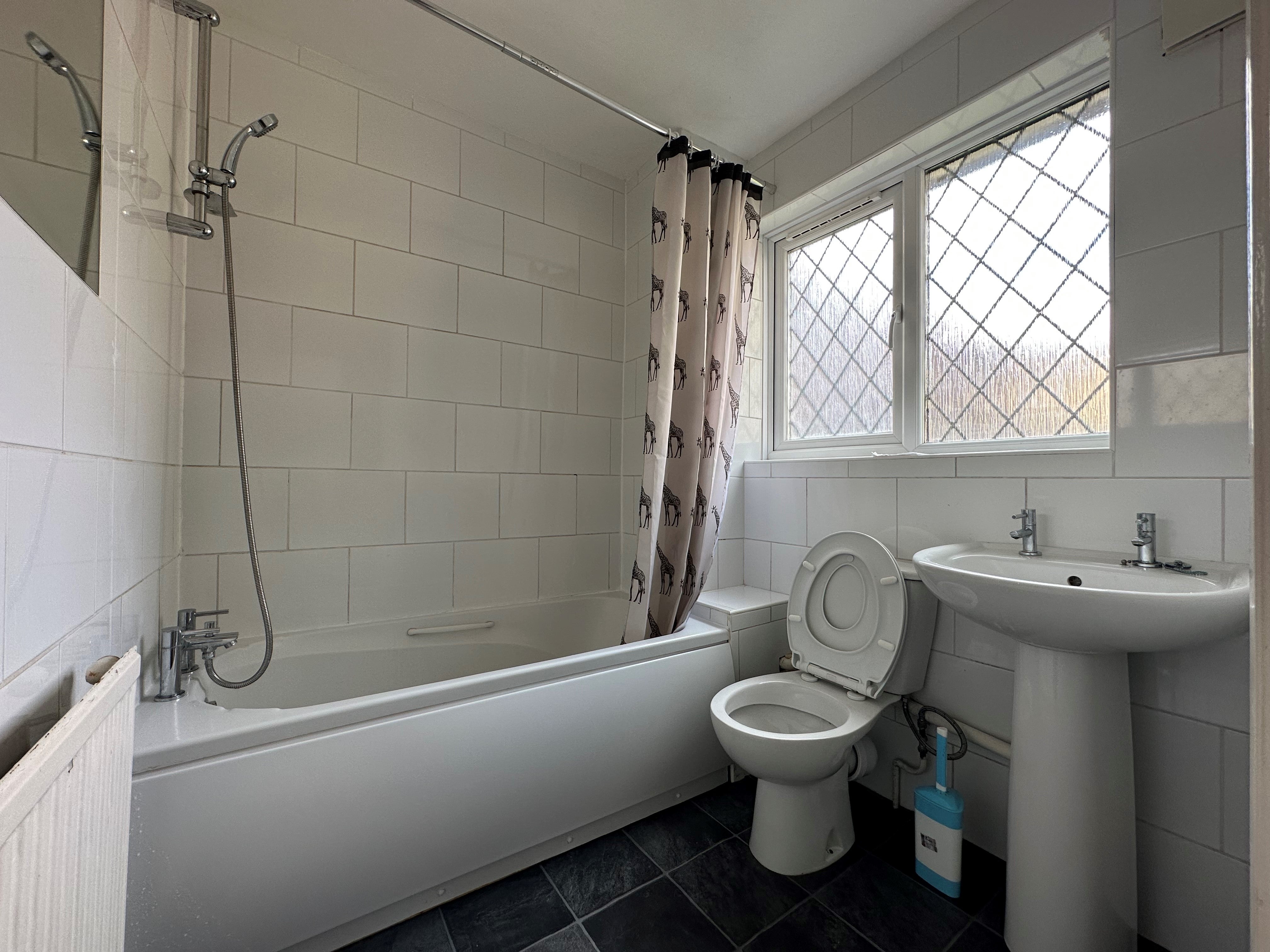 Flat Padcroft Road in Greater London