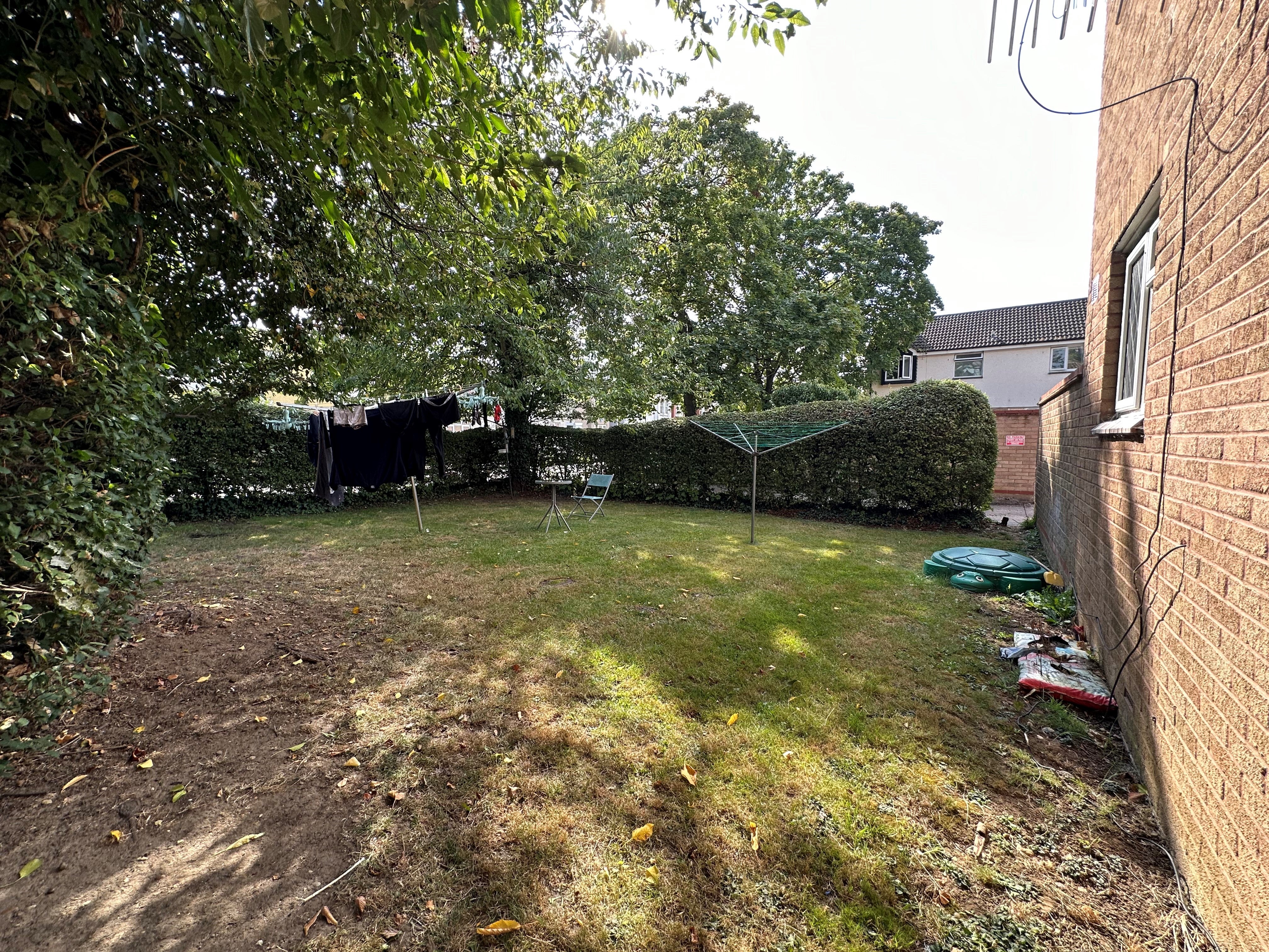 Flat Padcroft Road in Greater London